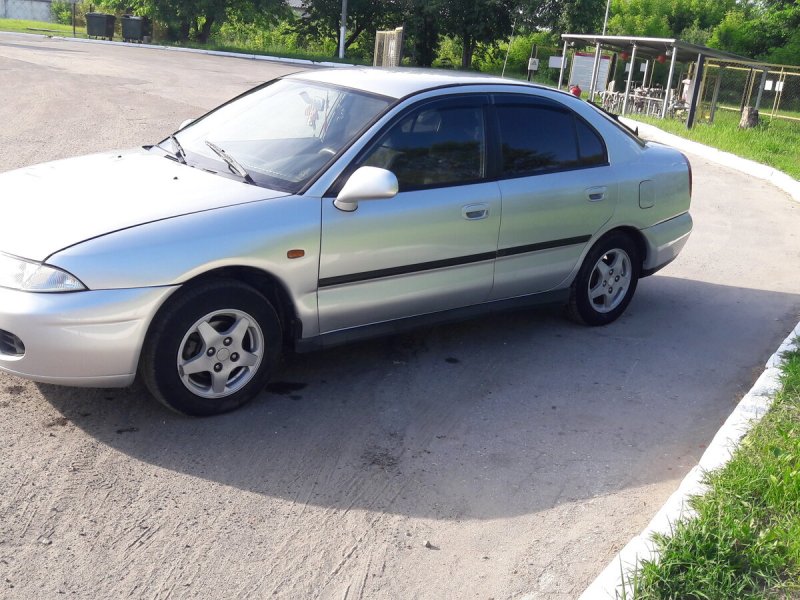 Mitsubishi Carisma 1.6 МТ, 2003,