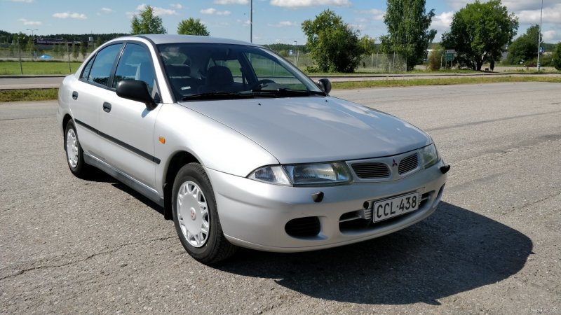 Митсубиси Каризма 2003 хэтчбек