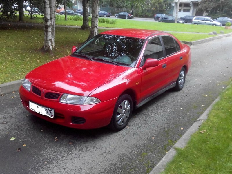 Mitsubishi Carisma 2003 чёрная