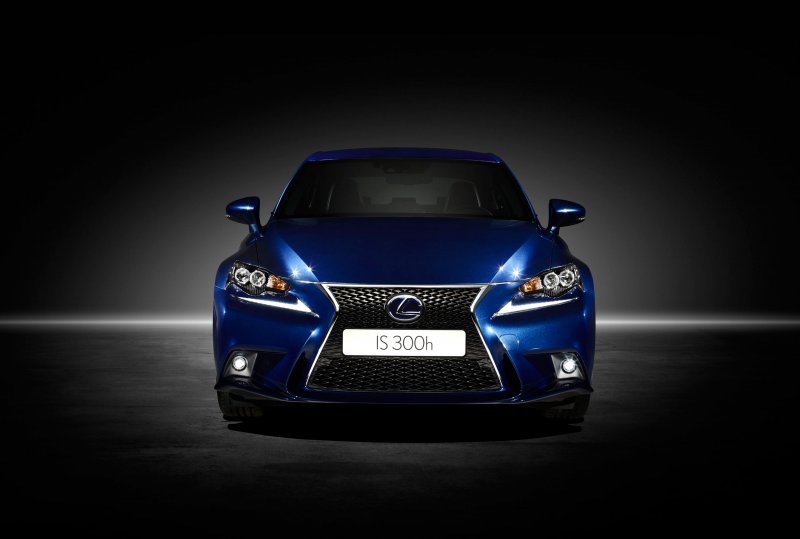 Lexus is 300h 2014