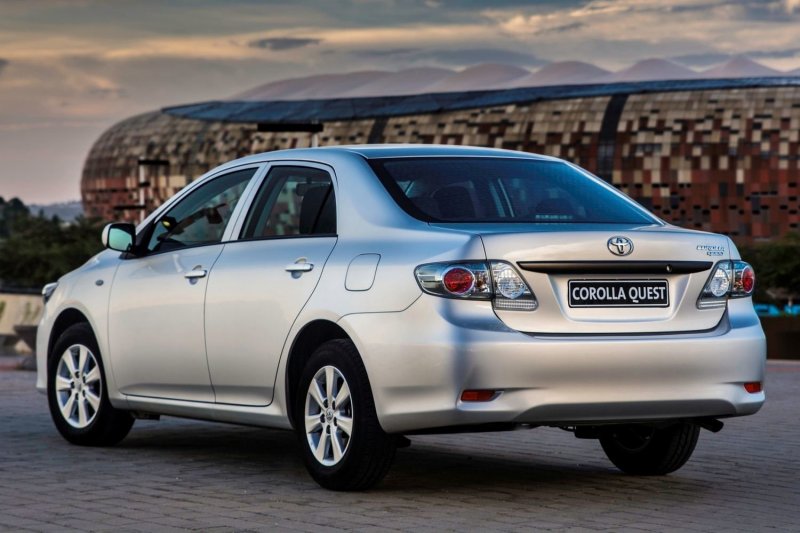 Toyota Corolla 2013 седан