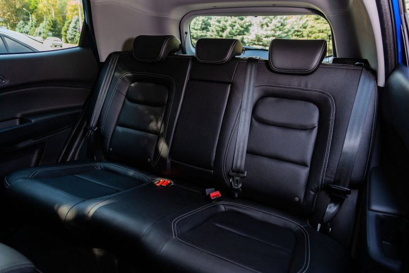 Chery Tiggo 4 салон сзади