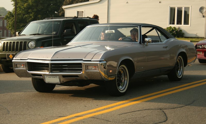 Buick Riviera 69