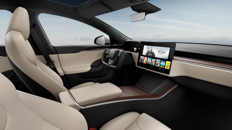 Автомобиль Tesla model s