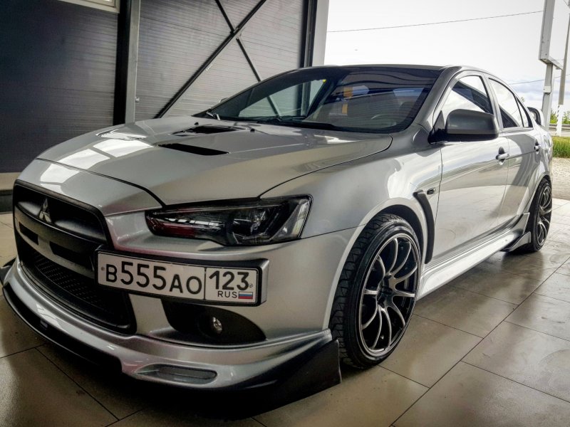 Lancer 10 акула