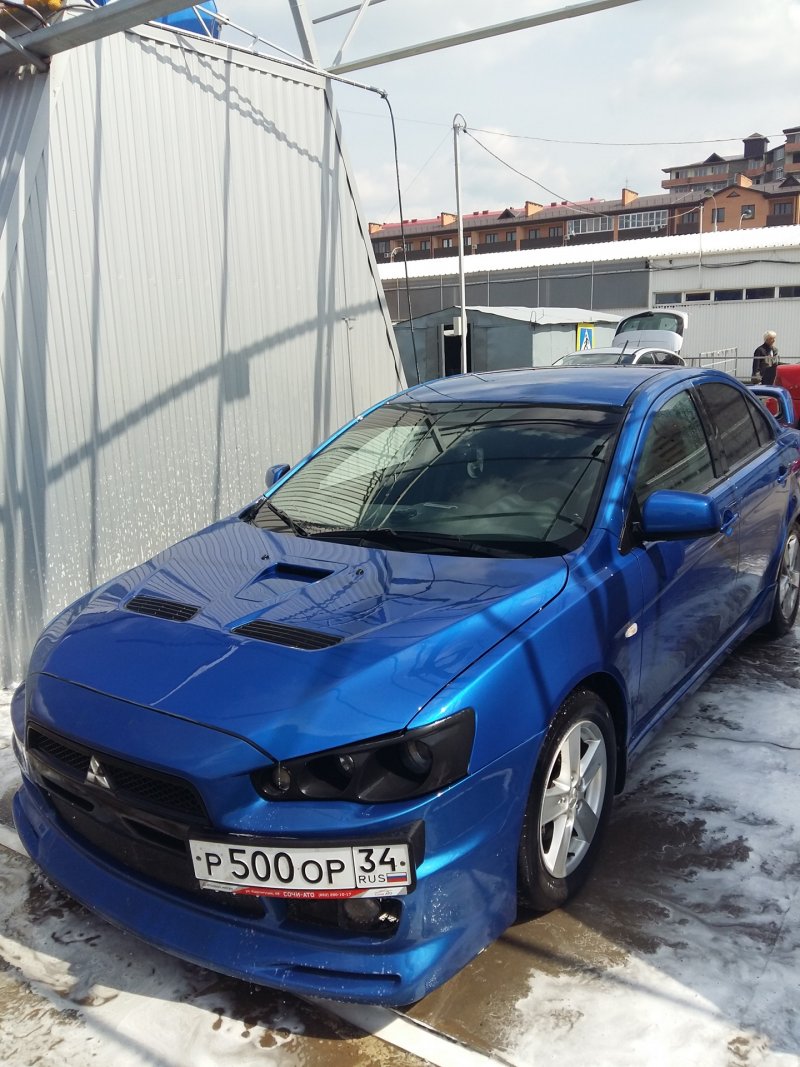 Mitsubishi Galant акула