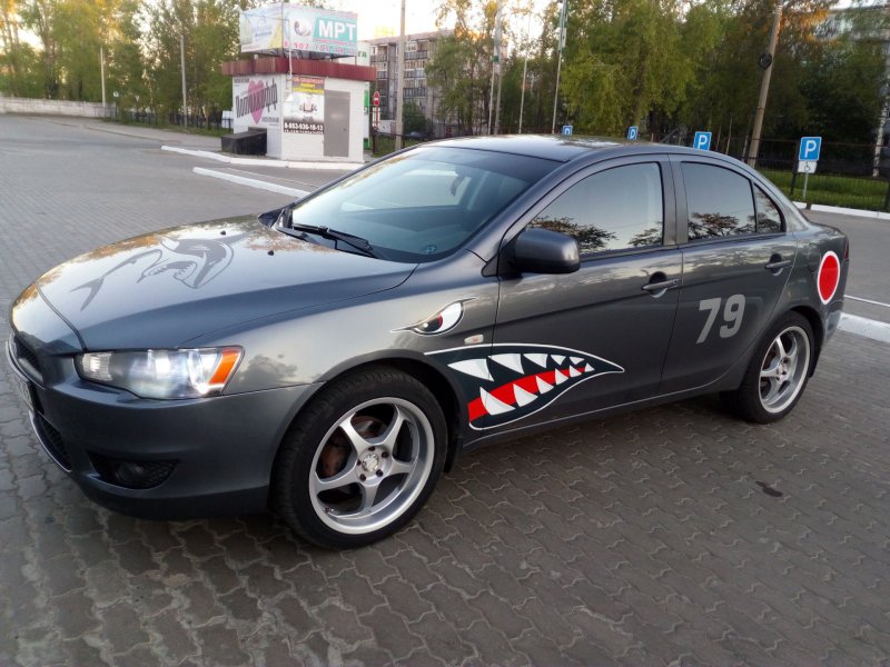 Mitsubishi Lancer x акула
