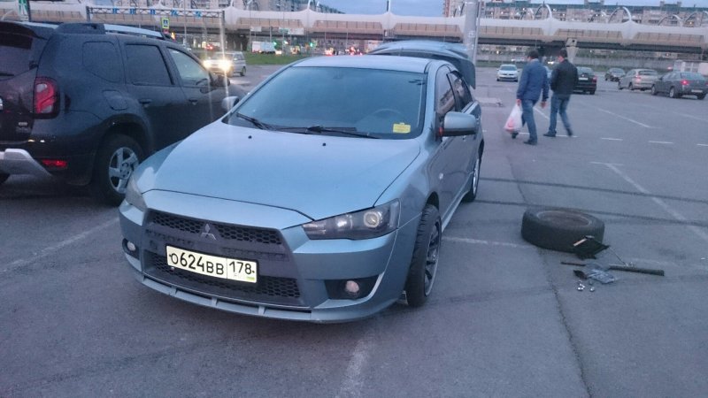 Митсубиси Лансер 10 акула
