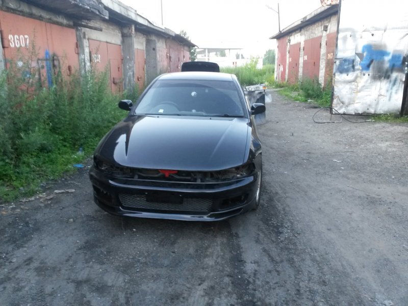 Митсубиши Лансер акула