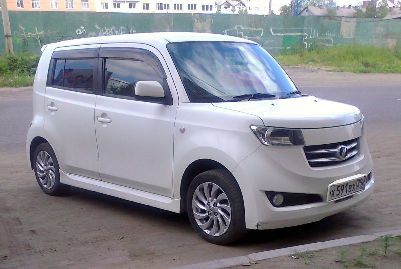 Toyota bb2