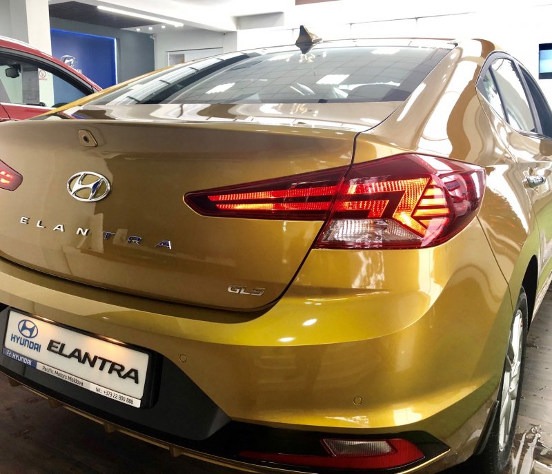 Hyundai Elantra 2012