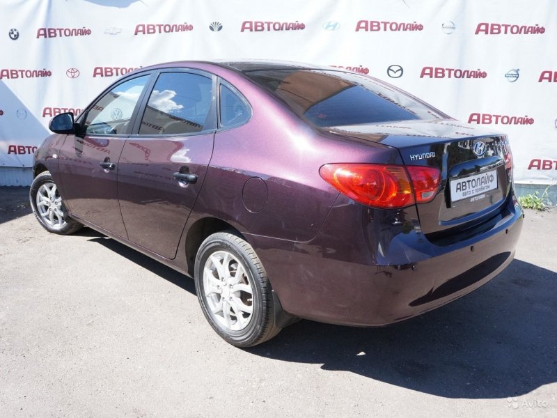 Hyundai Elantra 6 синий