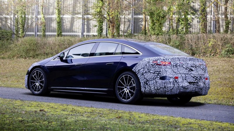 Mercedes s-class EQS