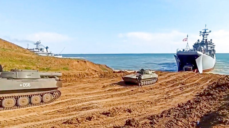 Военные учения России