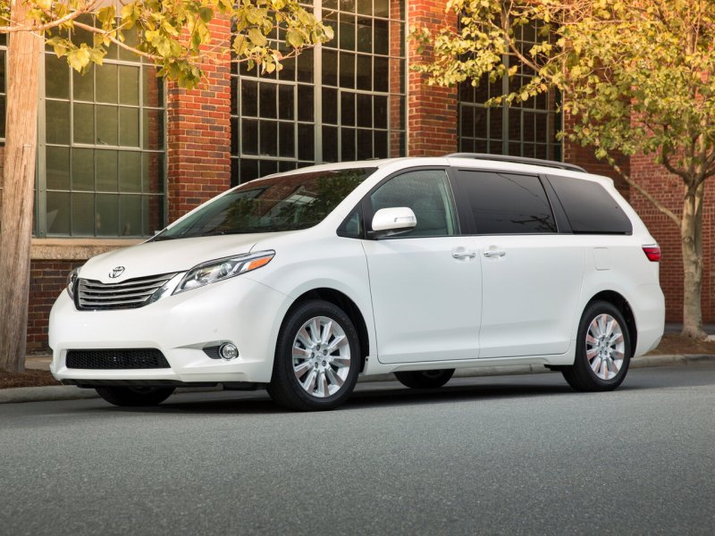 Toyota минивэн Sienna