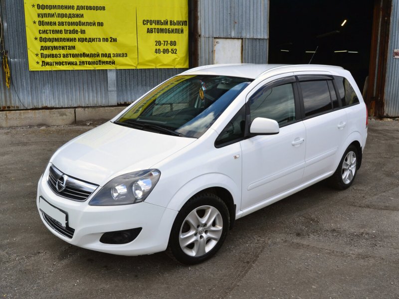 Opel Zafira 2003 White