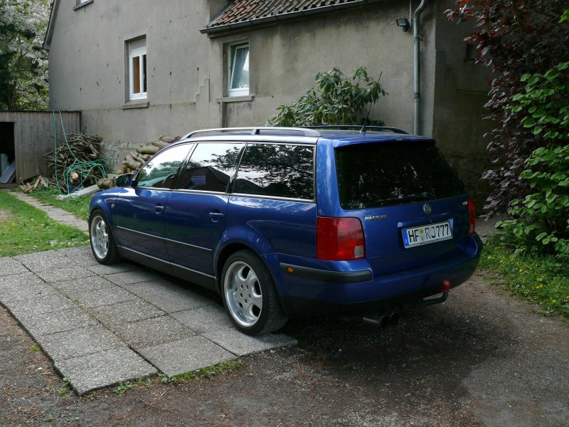 VW Passat 2015 variant Black