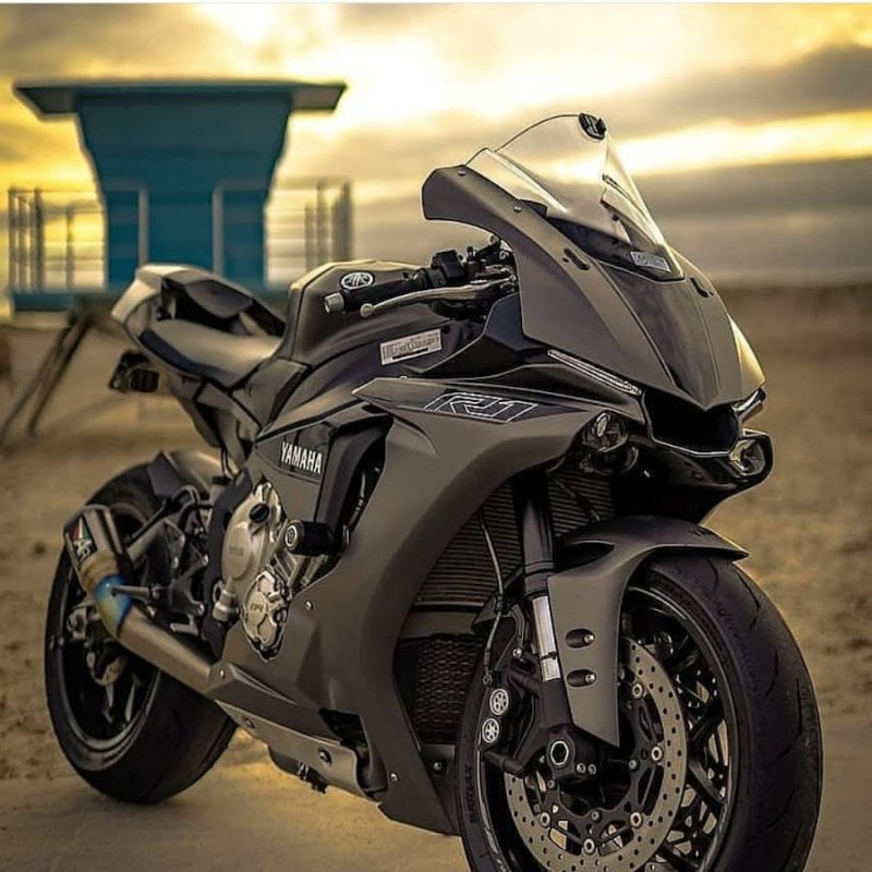 Yamaha YZF-r1 черный