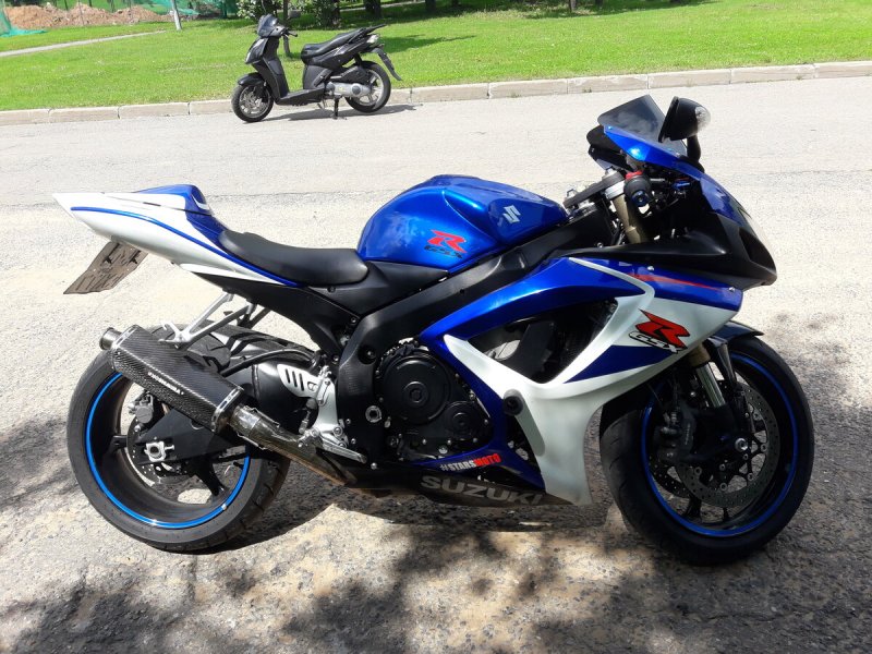 Suzuki GSXR 600 k7