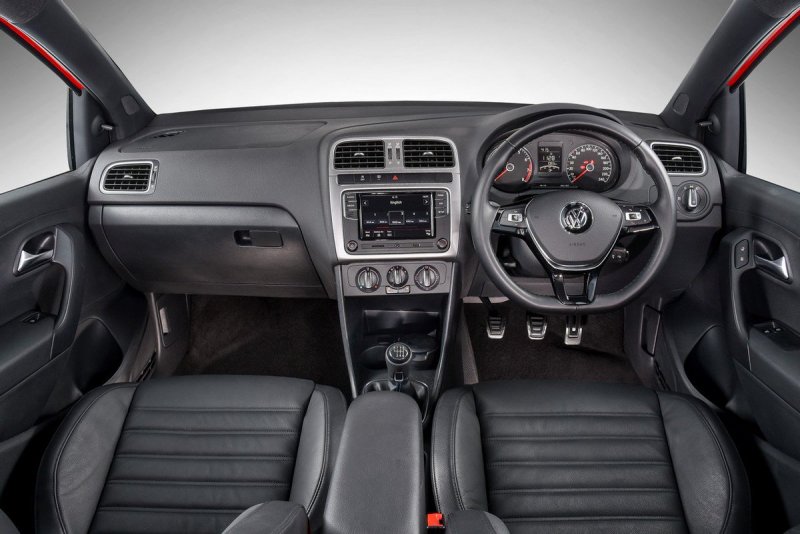 Volkswagen Polo торпеда