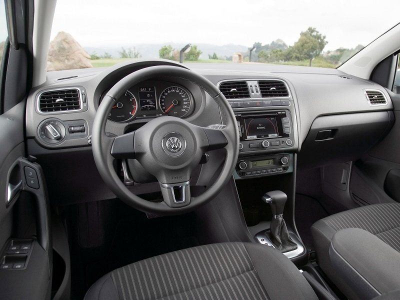 VW Polo 2010 салон