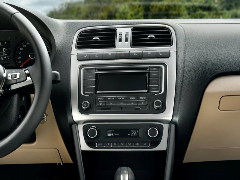 VW Polo sedan 2015 салон