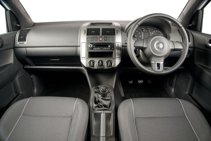 VW Polo 9n салон