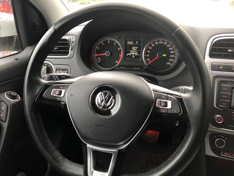 Панель VW Polo 2018