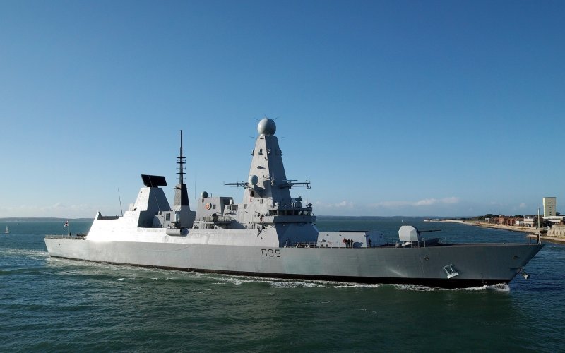 HMS Dragon d35