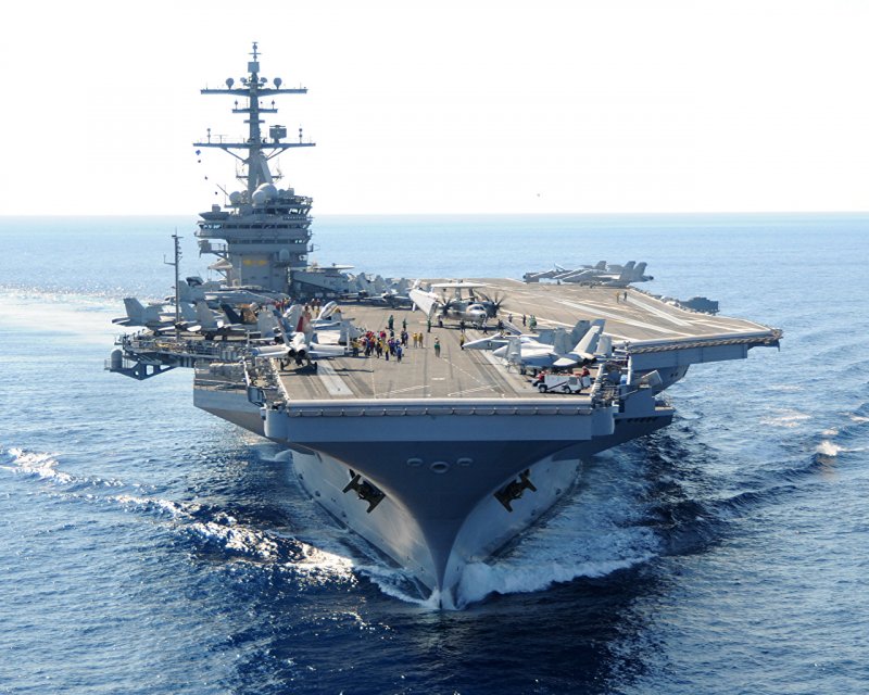Авианосец Джордж Буш USS
