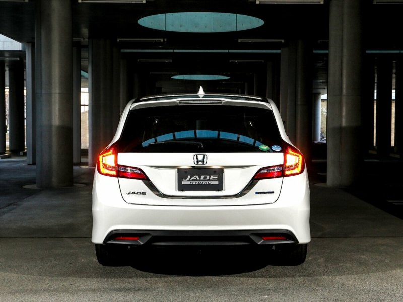 Honda Jade Hybrid 2015