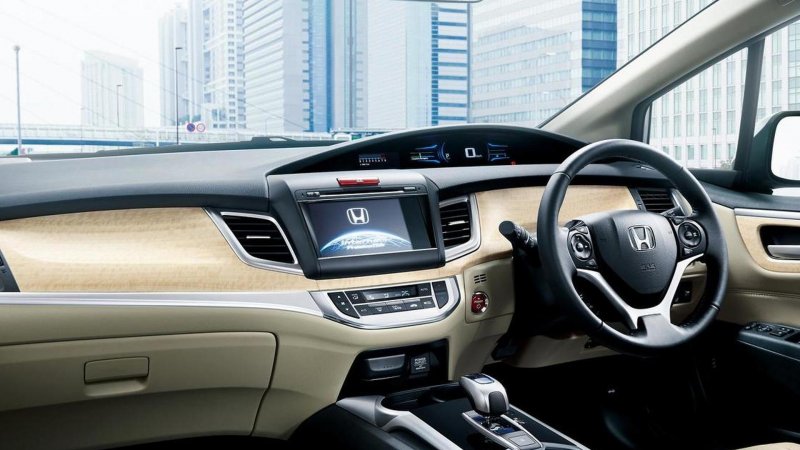 Honda Jade салон