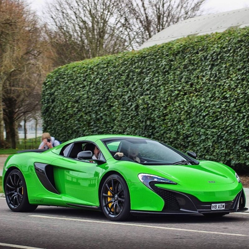 MCLAREN 650s салатовый