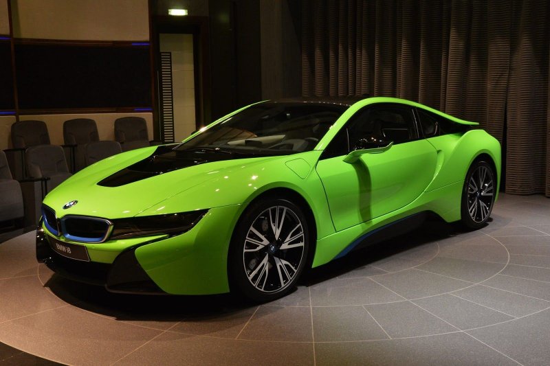 БМВ i8 2020 салатовая
