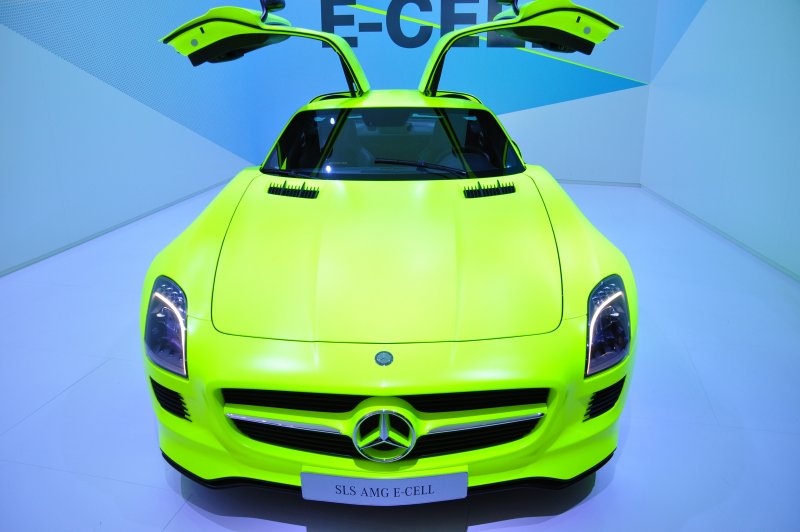 Mercedes-Benz SLS AMG зеленый