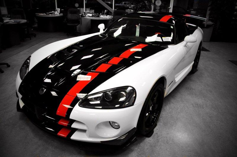 Dodge Viper srt 10 White