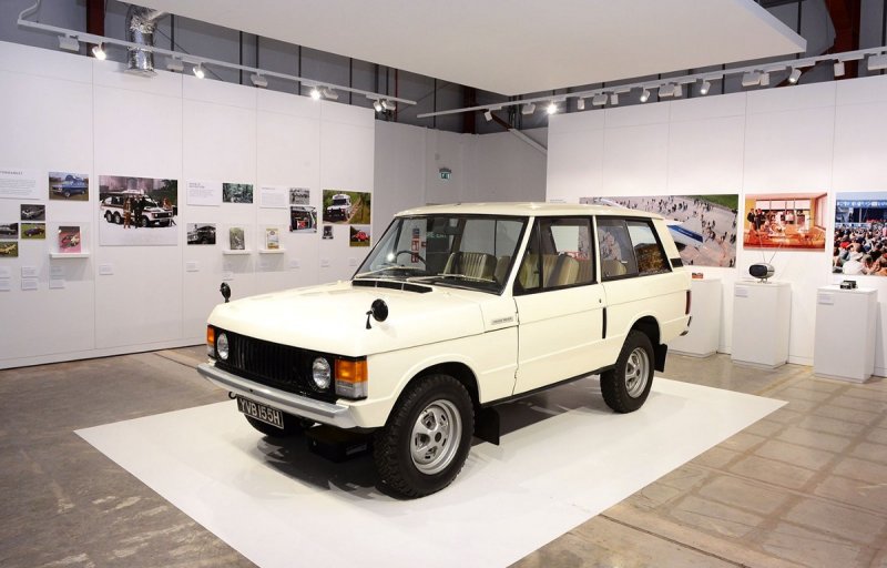 Range Rover Лувр