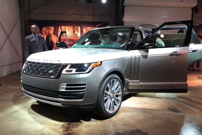 Range Rover SV Autobiography long 2020 академег