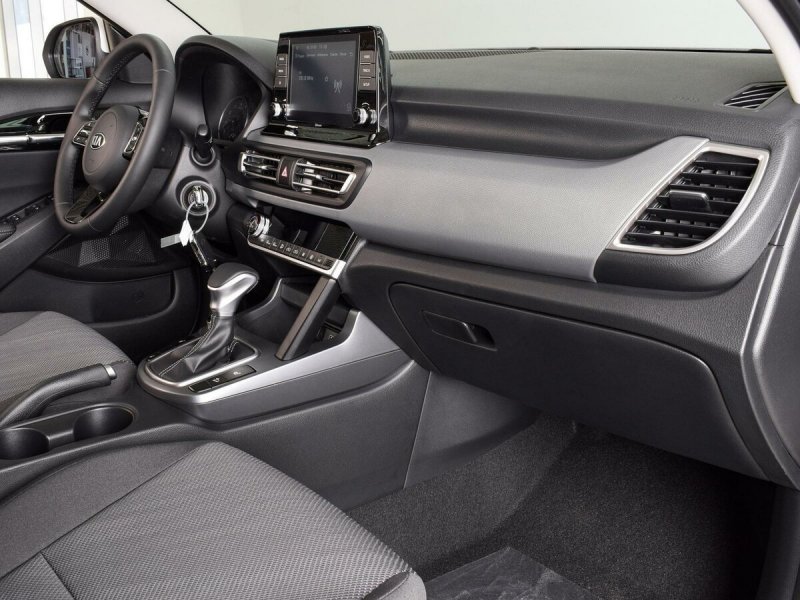 Киа Селтос стайл комплектация 1.6 автомат