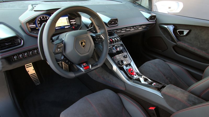 Lamborghini Huracan LP 610 салон