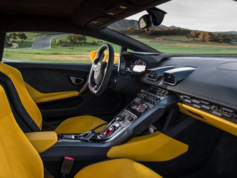Lamborghini Huracan салон