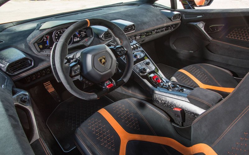 Lamborghini Huracan салон