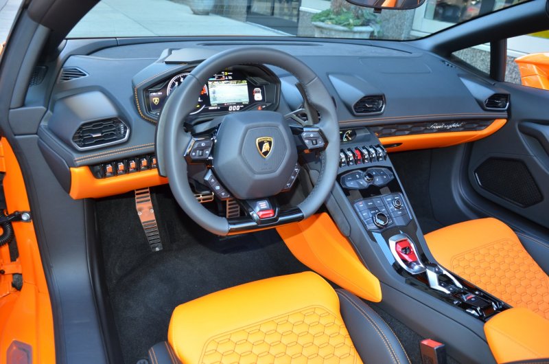Lamborghini Huracan LP 610 салон