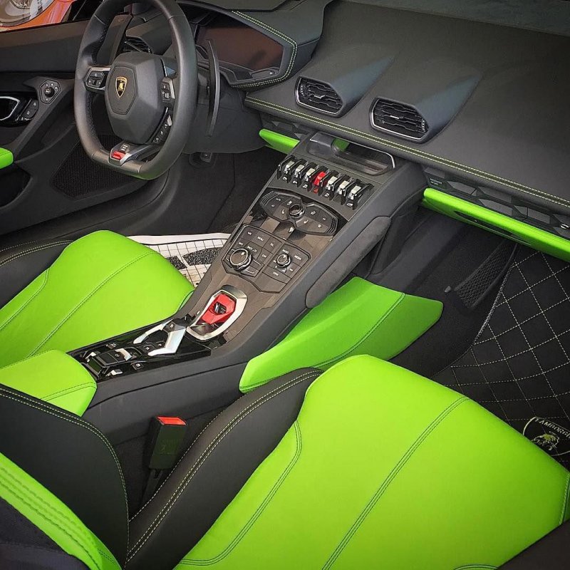 Lamborghini Huracan Performance салон