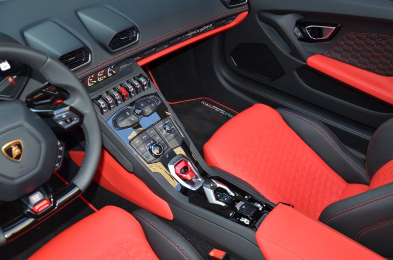 Lamborghini Huracán EVO салон