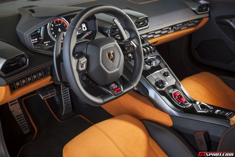 Lamborghini Huracan салон