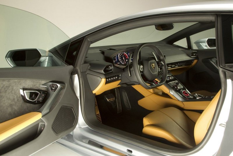 Lamborghini Huracan LP 610 салон