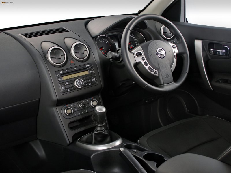 Nissan Qashqai 2010 интерьер