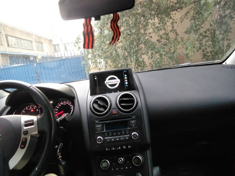 Nissan Qashqai 2008 консоль