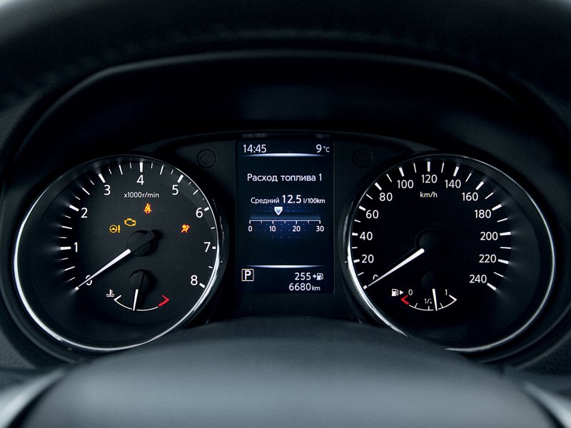 Nissan Qashqai 2014 приборная панель